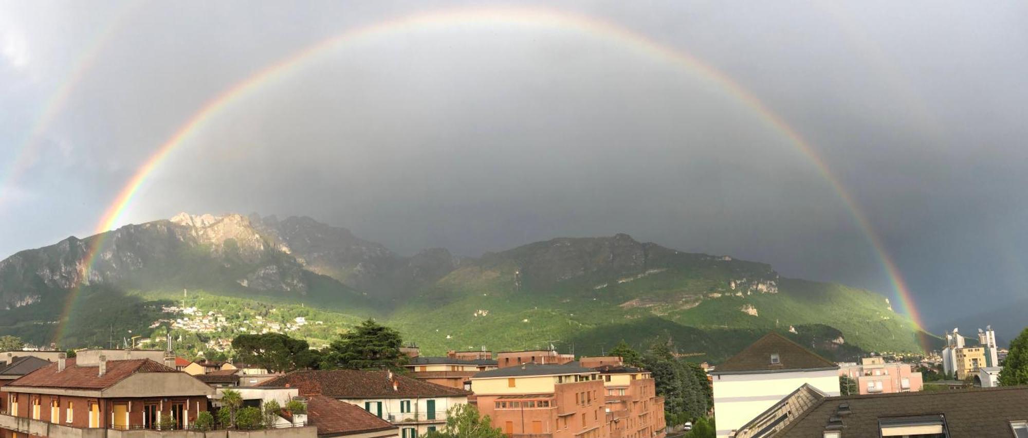 Bright Penthouse Close To Center With Terrace And Lake View Lecco Ngoại thất bức ảnh